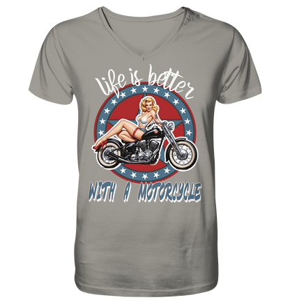 life is better with a motorcycle - Retro Design III - Herrn V-Neck Shirt