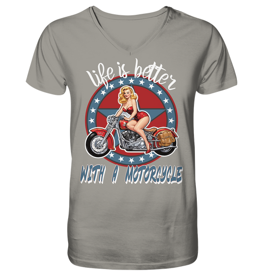 life is better with a motorcycle - Retro Design II - Herrn V-Neck Shirt